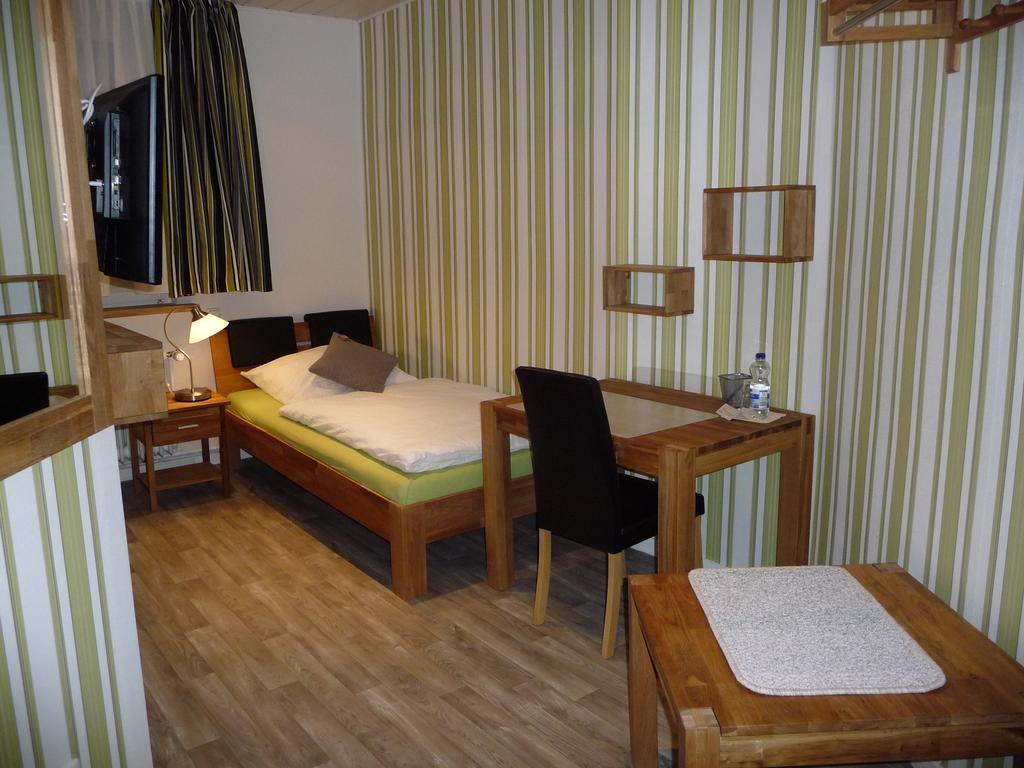 Hotel Zur Hessischen Schweiz à Doernhagen Extérieur photo